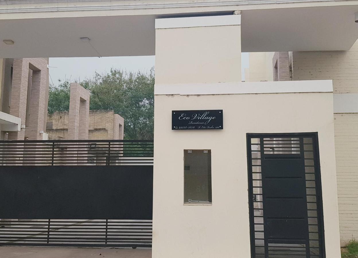 Sobrado 6 Amplo E Confortavel Em Condominio Corumbá Buitenkant foto