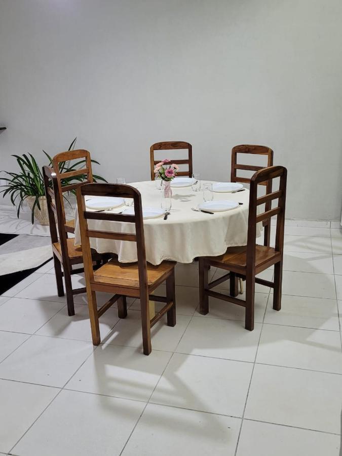 Sobrado 6 Amplo E Confortavel Em Condominio Corumbá Buitenkant foto